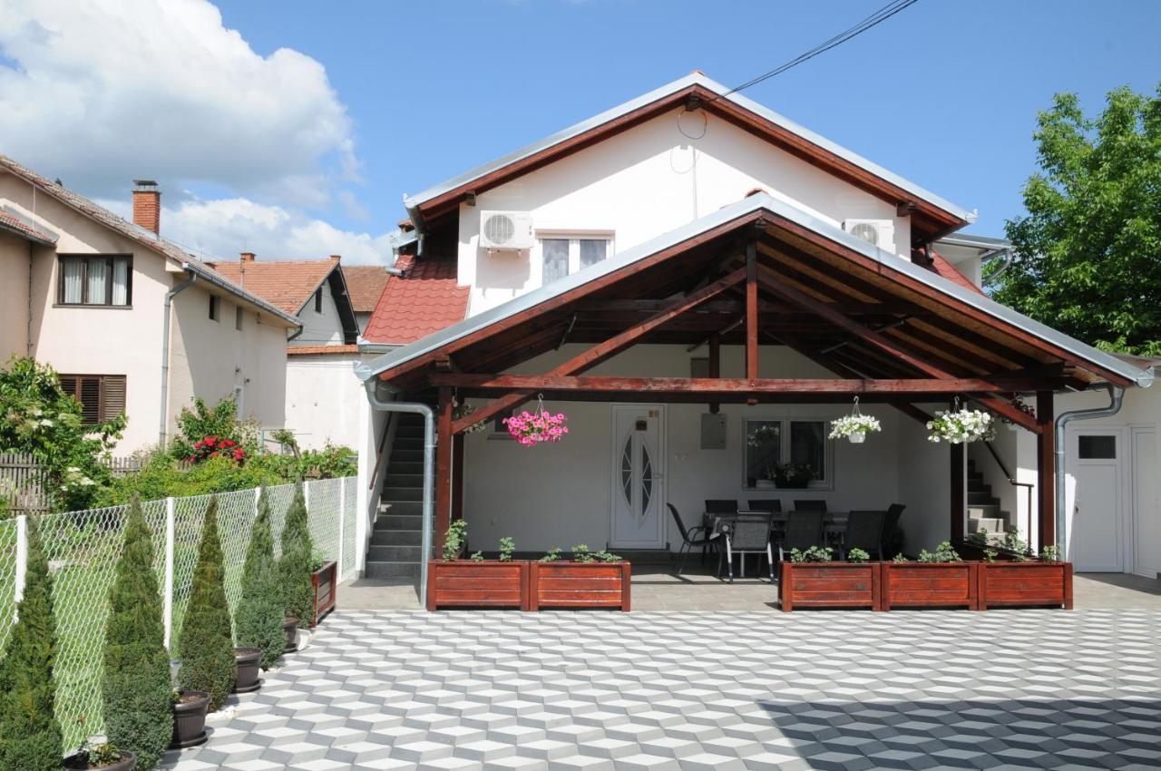 Favorit Apartments Чачак Экстерьер фото